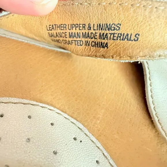 Born Creamy Taupe Leather Sandals - Picture 3 of 7